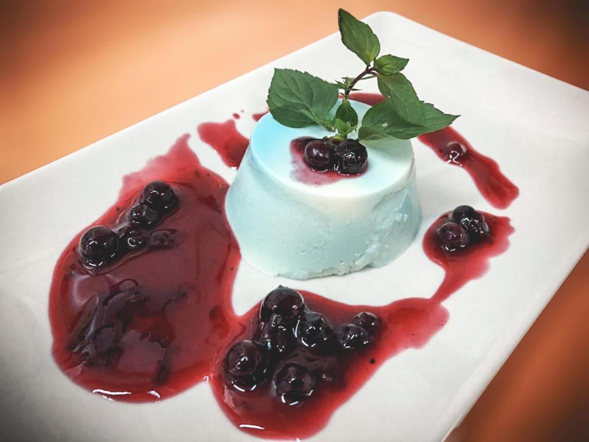 Restaurant Pansion Wien Cierny Brod Ngoại thất bức ảnh