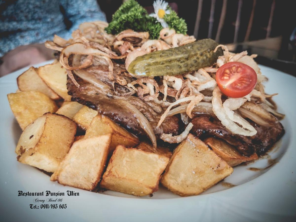 Restaurant Pansion Wien Cierny Brod Ngoại thất bức ảnh