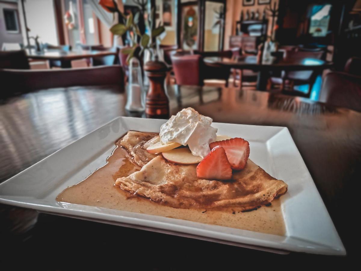 Restaurant Pansion Wien Cierny Brod Ngoại thất bức ảnh