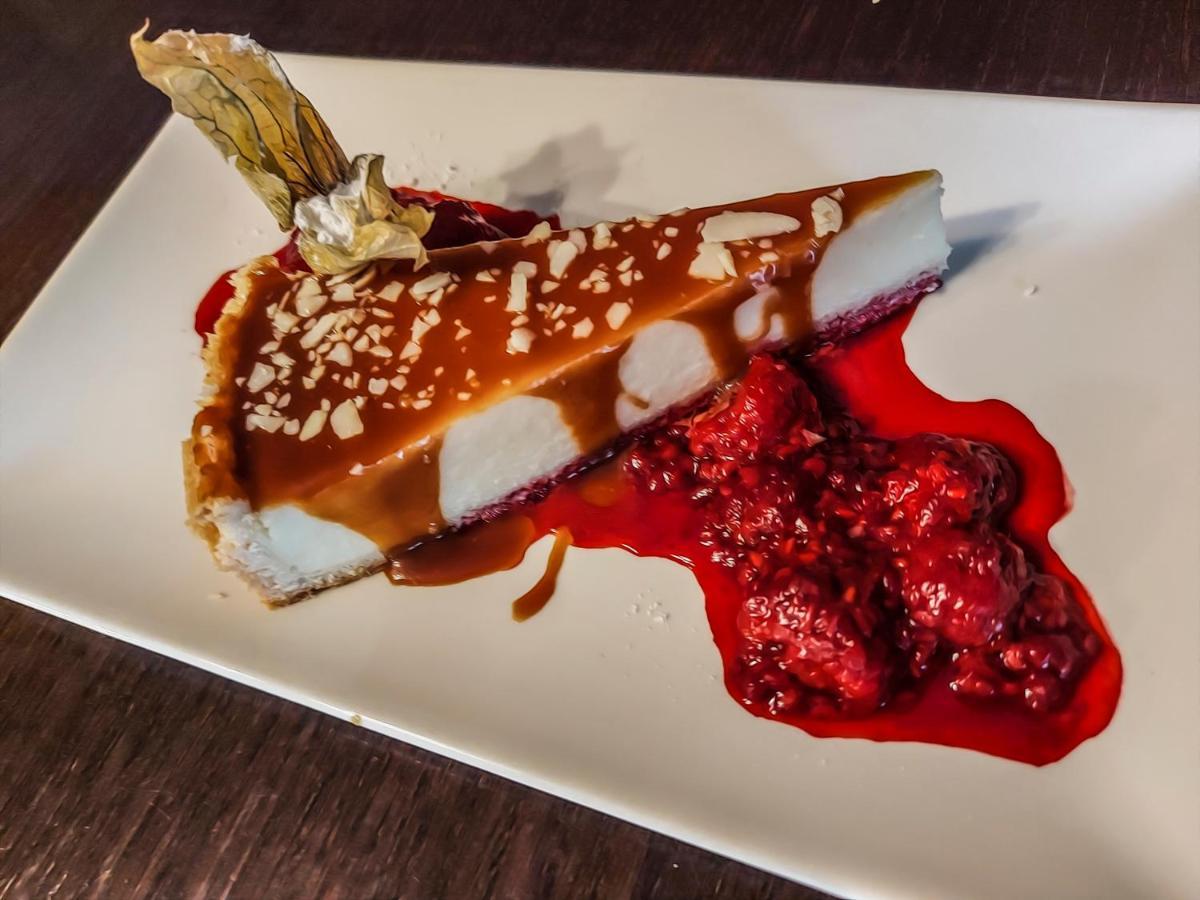 Restaurant Pansion Wien Cierny Brod Ngoại thất bức ảnh