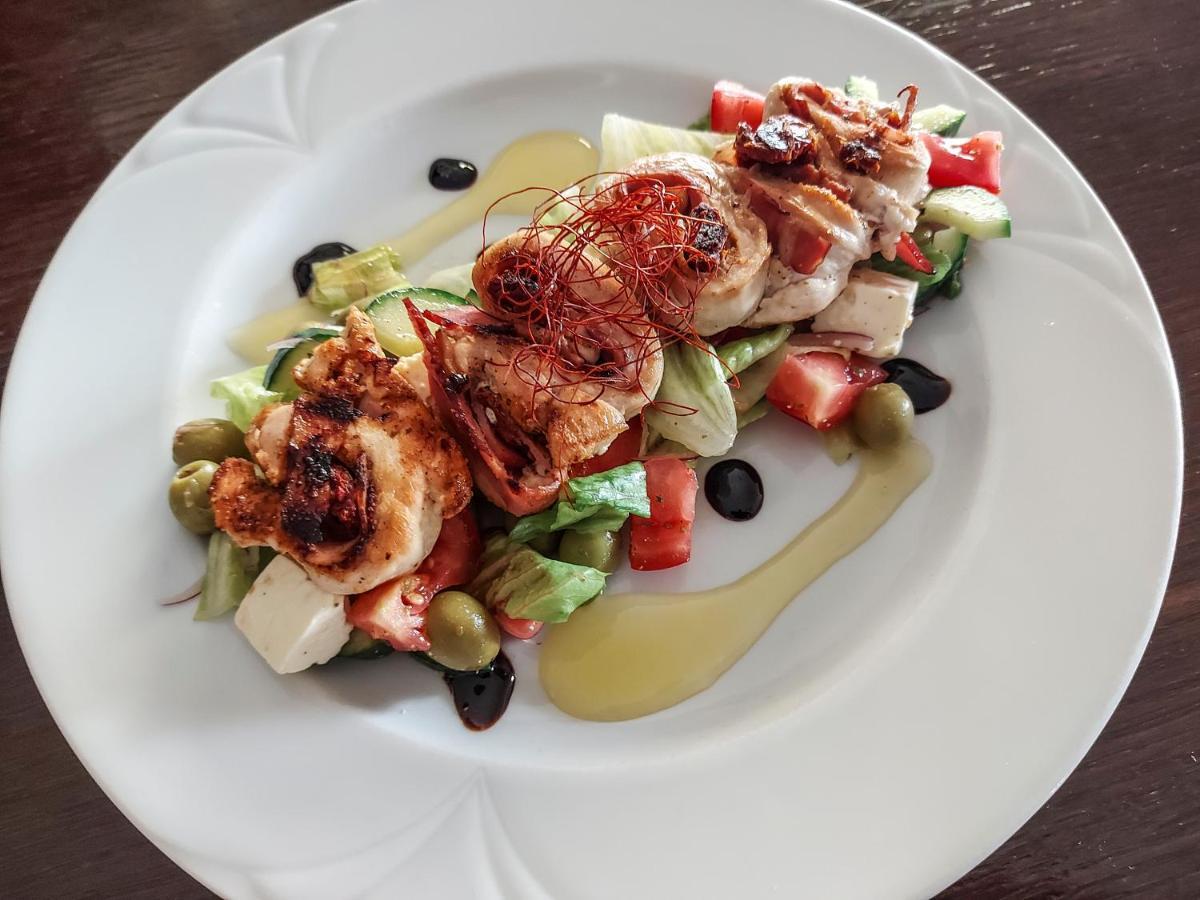 Restaurant Pansion Wien Cierny Brod Ngoại thất bức ảnh