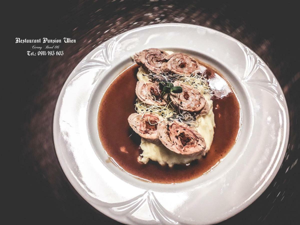 Restaurant Pansion Wien Cierny Brod Ngoại thất bức ảnh
