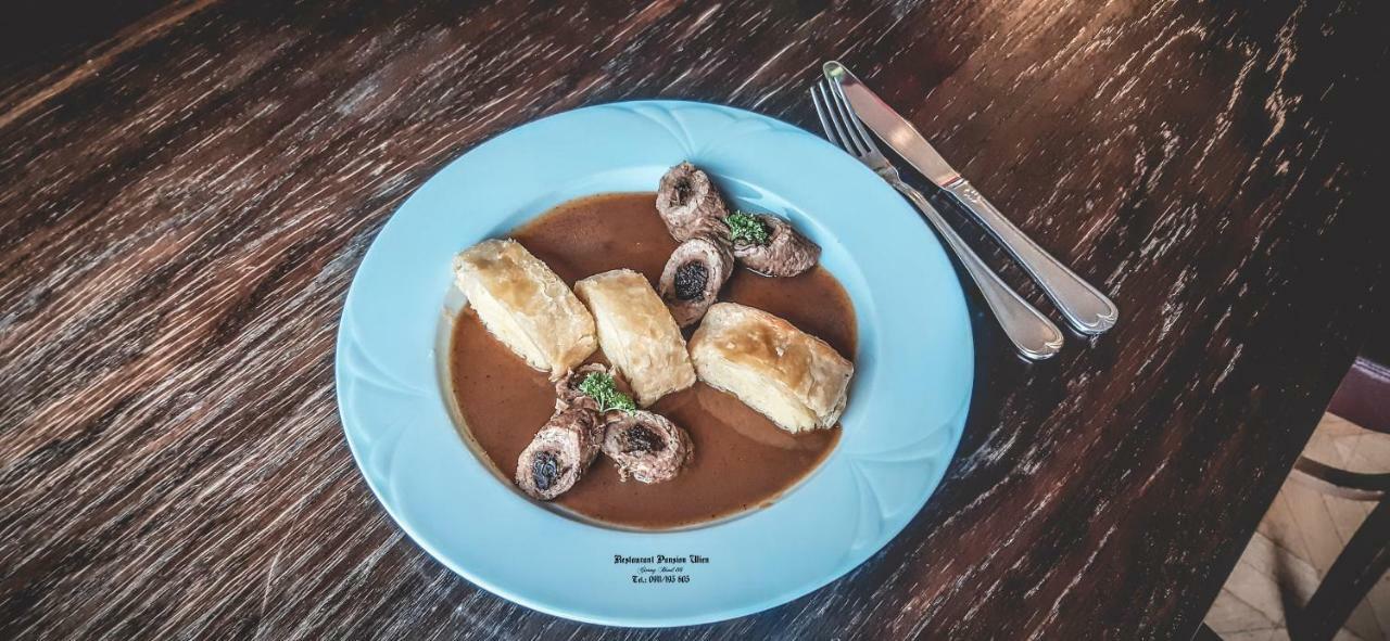 Restaurant Pansion Wien Cierny Brod Ngoại thất bức ảnh